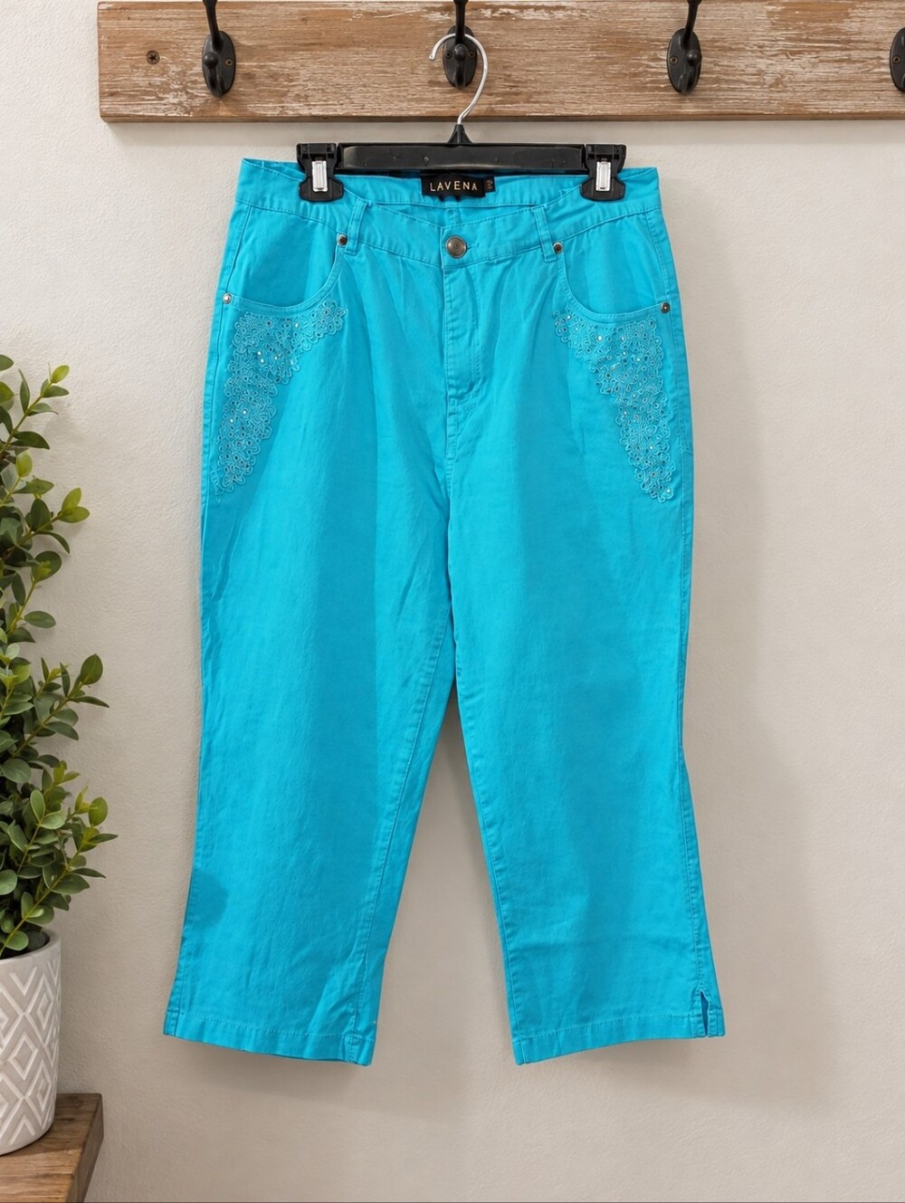 Lavena “Dustworth” Embroidered Capri Pants – Turquoise Size 12